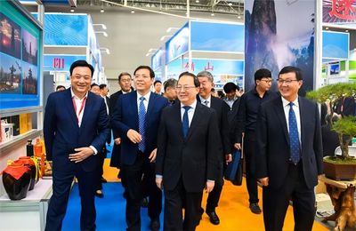 麥秸點金映天中——第二屆駐馬店文化旅游產業博覽會開幕側記